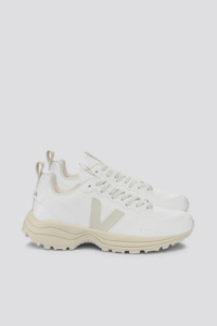 Footwear: Venturi II Alveomesh - White / Pierre