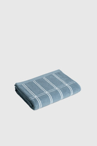 Life New Arrivals: Sorn Bath Towel - Celeste / Chalk