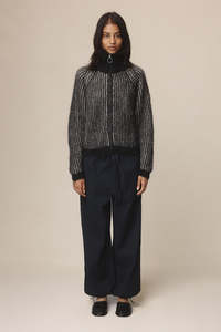 Oscar Zip Up - Black / Latte
