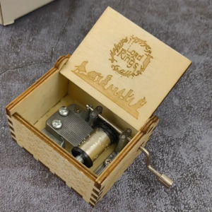 Fathers Day: Lord of the Rings Music Vintage Hand Crank Music Box