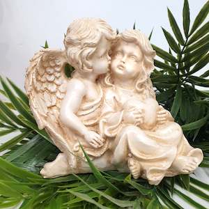 Poly Resin Figurines Animals: Loving Angels Bone Colour