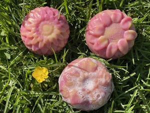 Products: In My Soap Pot DIY Soap BOX – FLOWERS (Special Edition)