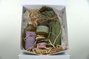 Te Ao Whetu Marama 1: Te ao whetu marama - Gift pack (Small)