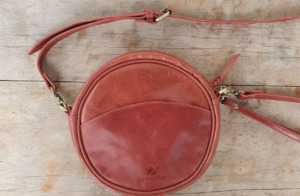 Kakahu Clothing: Canteen Crossbody - Vintage Maroon