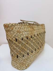 Kete whakairo - natural