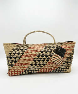 Kete whakairo - niho taniwha in red, black, natural