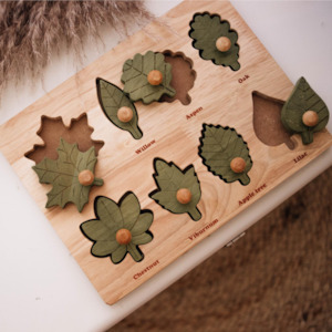 Play: Wooden Leaf Puzzle