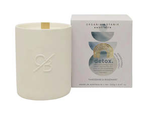 Sale: Organik botanic scented candle w/ crystal - Detox