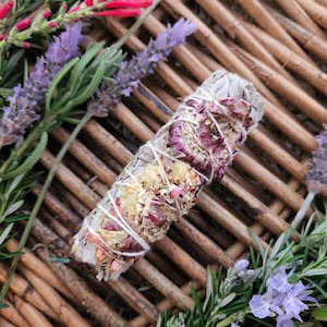 White Sage & Bourganvillea Flower Cleansing & Blessing Stick / Bundle (assorted.&hellip;