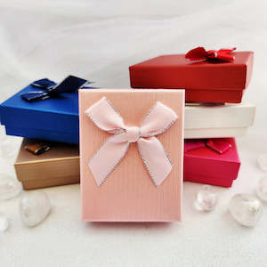Everything Else: Gift Box w. Bow (assorted colours. suitable for pendant & ring & earrings)