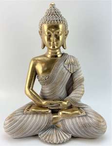 Beige & Gold Meditating Buddha (approx. 32x24cm)