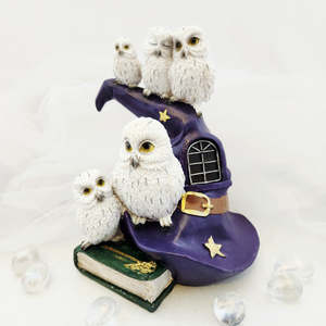 Mystical Magical: Owl Family on Wizard's Hat w. LED Light (approx. 18x15.5cm)