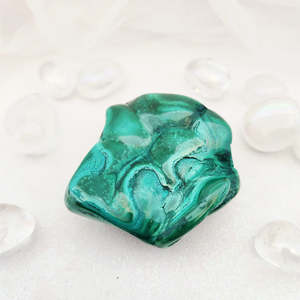 Malachite Polished Free Form (approx. 6.2x5.8cm)