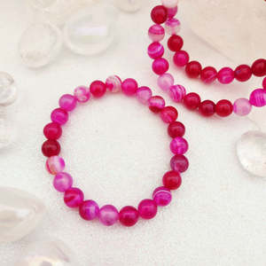Pink Dyed Agate Bracelet (assorted. approx. 8mm round beads)