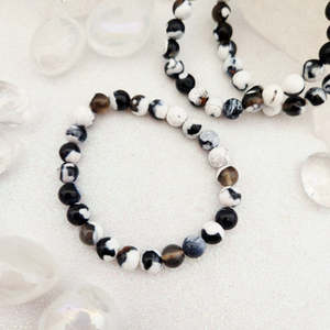 Jewellery Other Accessories: Orca Agate Bracelet (assorted. approx. 8mm round beads)