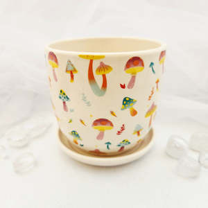 Funky Fungi Mushroom Plant Pot w. Saucer (approx. 11x11cm)