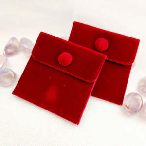 Everything Else: Red Velvet Pouch w. Snap Button (approx. 6.9x7cm)