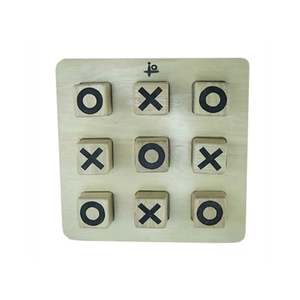 Noughts & Crosses Shaker Set