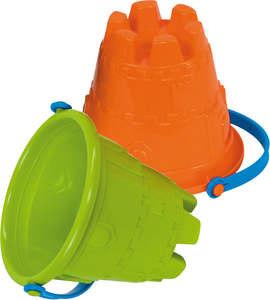 Between 0 100: Castle-Inspired Sand Bucket