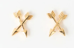 Jewellery: Gold petite arrow earring
