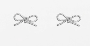 Jewellery: Silver rope bow earring