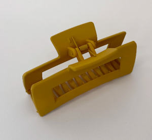 Claw clip matt mustard