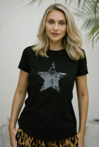 Freez: Sequin tee black w black star