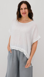 Outerwear: Lilla scrunch hem blouse - white