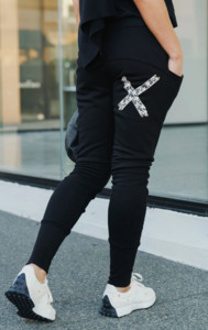 Bottoms: Apartment pants winter - Black w graphite daisy