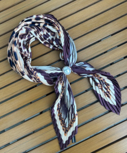 Pleated Pearl fasten neck tie desert cheetah