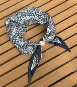 Pearl fasten neck tie heritage