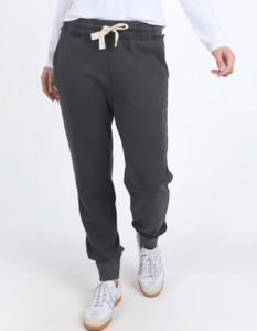 Fashion: Simplified track pant charcoal