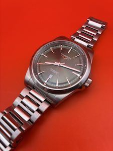 RRP$3980 Longines Conquest Auto41mm olive Dial w/ box and unmarked papers