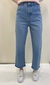 Levis Ribcage Straight