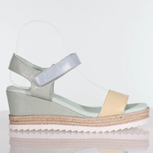 Footwear: Minx Tevah