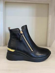 Footwear: Gelato Limbo