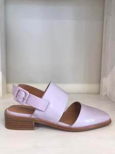 Footwear: Bresley Dewpo