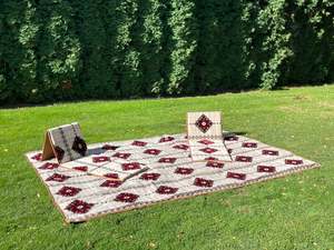 New Season 2022 2023: NORA LOUNGER