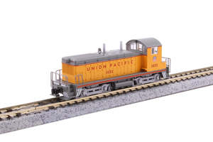 Diesel Locomotives: Kato USA 176-4379DCC N EMD NW2 - DCC -- Union Pacific #1032 (Armour Yellow, gray, red, silver)