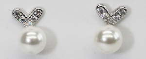 Products: pearl heart sterling silver je t'aime - Isa Dambeck