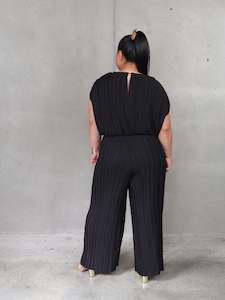 Isla Maree Staples: Xanadu Top - Black