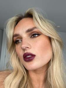 Suzy Lipstick Aubergine