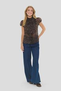 Tops: Saint Tropez Lilja SS Shirt- Chocolate Brown