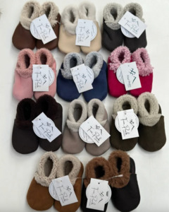 Baby Kids: Four Peaks Lambskin Booties Spice Nappa