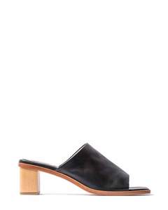 Heels: Zoe Kratzmann Establish Black