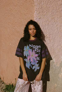 King Csilla Hyper Lily OG Tee - Charcoal