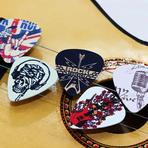 Electronics: Music 50pcs Guitar Picks (0.46-0.71-1.0mm) MIXED STYLE