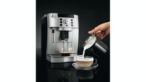 Kitchen DeLonghi Semi Automatic Espresso Machine ECAM22110SB