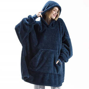 Men: Oversized Fleece Blanket Hoodie – Warm Wearable Sherpa Pullover