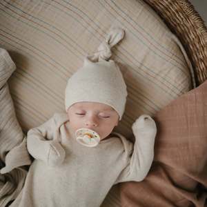 Mushie: Ribbed Baby Beanie - Beige Melange (0-3 months)